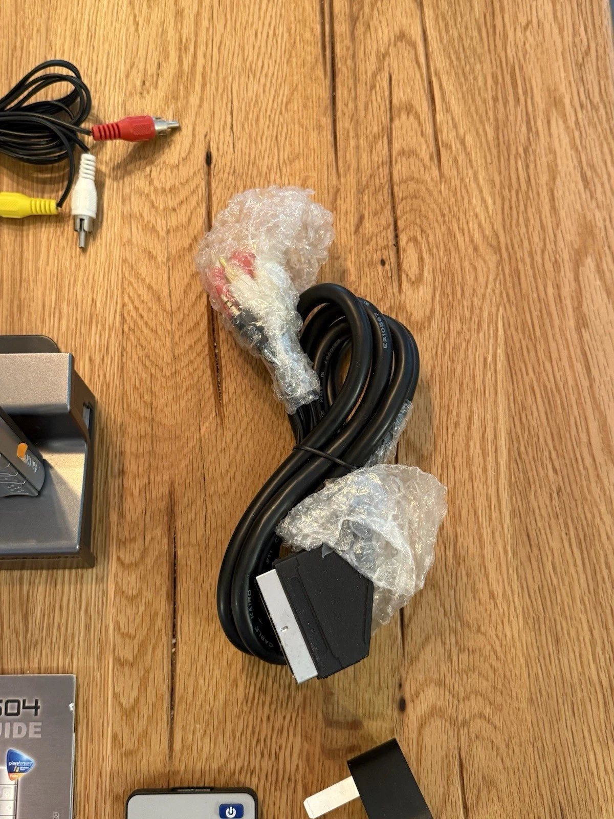 Archos 604 WiFi Media Player – Tested, Screen Protector, Cables, Base & Remote 5