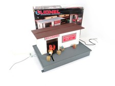 Lionel Trains 6-12798 Animated Fork Lift Loader Station, O Gauge