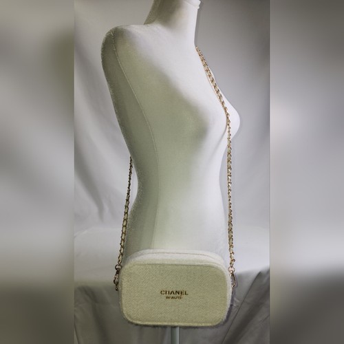 Chanel Beaute Cosmetic Pouch Gold boucle fabric crossbody - Picture 8 of 10