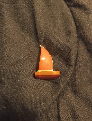 Russian Soviet Amber stone Pin Yellow Cognac Sail Boat vintage Янтарь кораблик - Picture 1 of 6