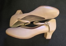 Capezio Character 550 Shoes Dance  Tan  1.5" Heel w/Buckle  Size 9W
