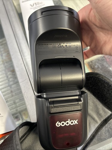 Godox V1F Pro Fujifilm Round Head TTL Bouce Swivel Zoom Flash in Box - Picture 7 of 14