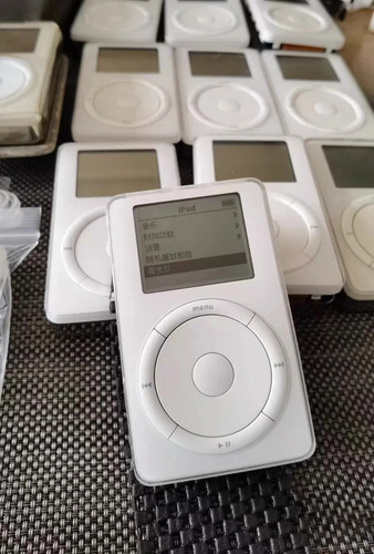 π₯ Apple iPod Classic 2nd Gen 10GB - Good Condition - New Battery Fast shipping - Picture 3 of 5