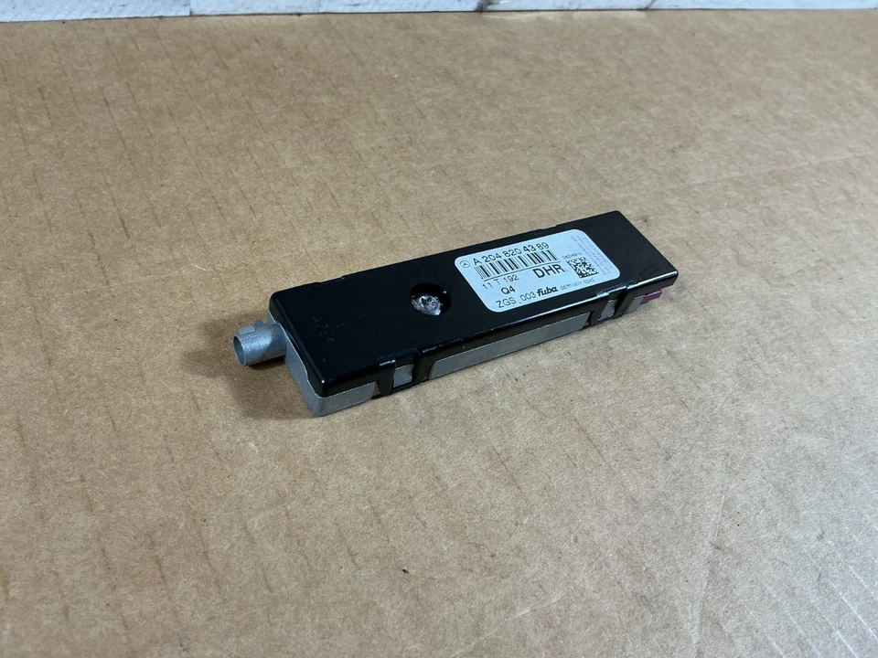 2008-2014 Mercedes-Benz C250 Antenna Amplifier Booster Module A2048204389 OEM - Image 2 of 4