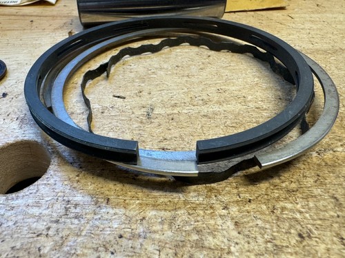 Harley NOS OEM# 22108-53C Panhead Shovelhead FL Pistons  .060 1953-73 - Picture 8 of 10