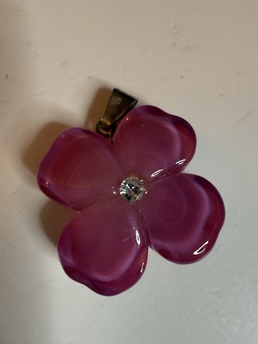 Bellissimo ciondolo fiore in vetro rosa 925