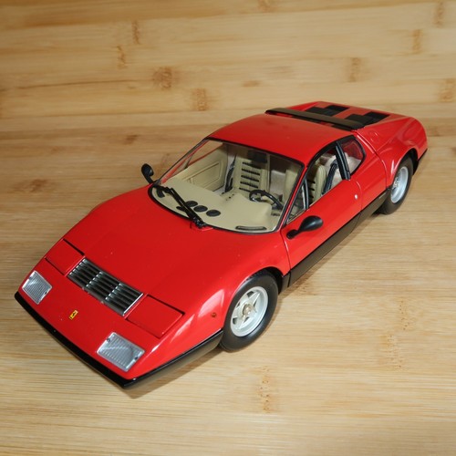 Ferrari Berlinetta Boxer 365 GT4 BB Kyosho Maßstab 1:18 Modellauto