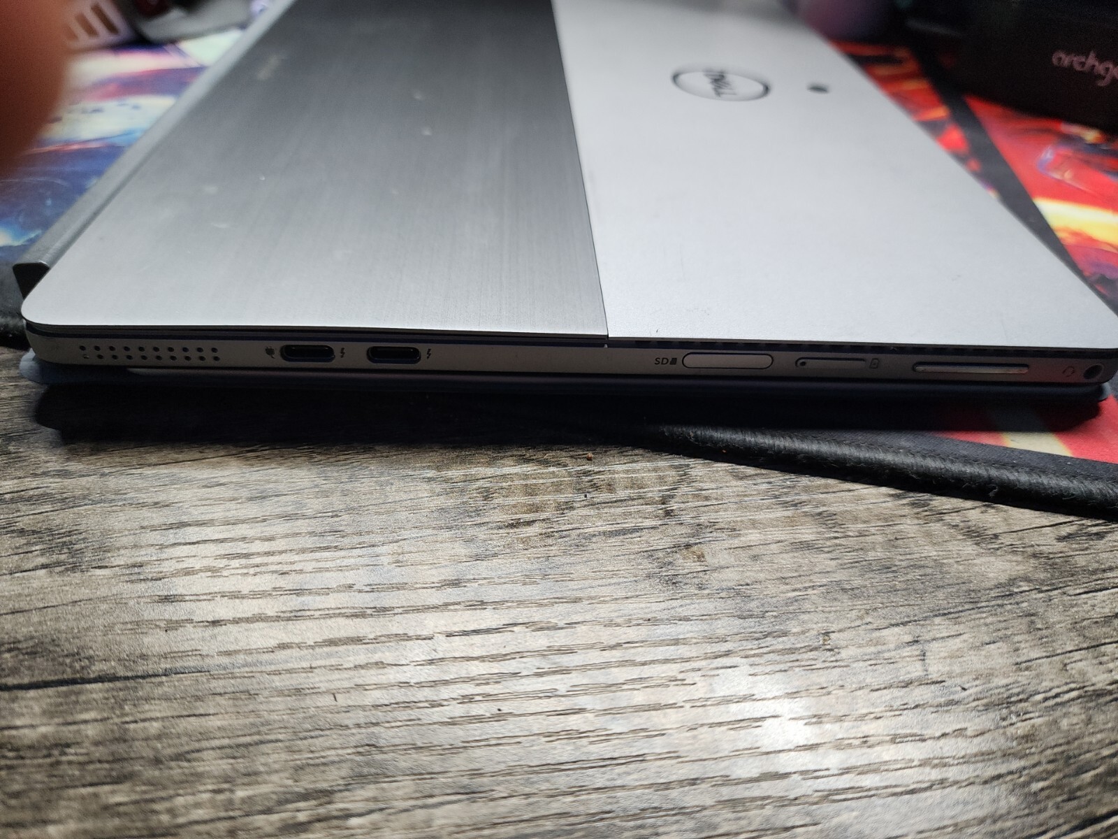 Dell Latitude 7200 2 in 1 Tablet Laptop i5 8365U 1.8GHz 16GB 256GB SSD Touch - Picture 6 of 7