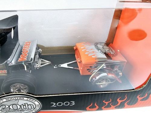 Hooters 20th Anniversary 1983-2003 Ford T-Bucket w/ Trailer DieCast 1:24 New - Picture 4 of 14
