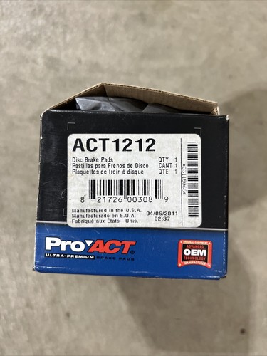 Akebono ProACT Rear Disc Brake Pad Set for 2015-2017 Toyota Camry - Picture 2 of 3