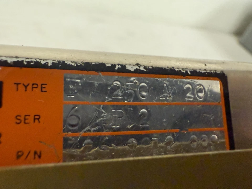 Vintage OEM Collins F250A-20 Mechanical Filter - Image 3 of 4