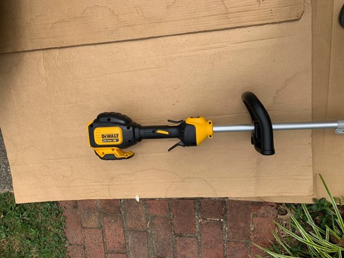 DeWalt DCST920B 20V Max Lithium-Ion XR Brushless String Trimmer (Tool Only) - Picture 9 of 11