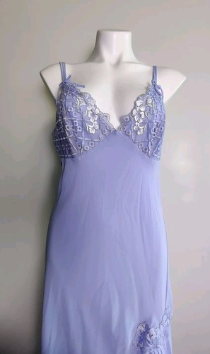 Cabernet Sleepwear Elegant Evening Wear Chiffon Long Embroidered Gown Medium - Picture 7 of 11