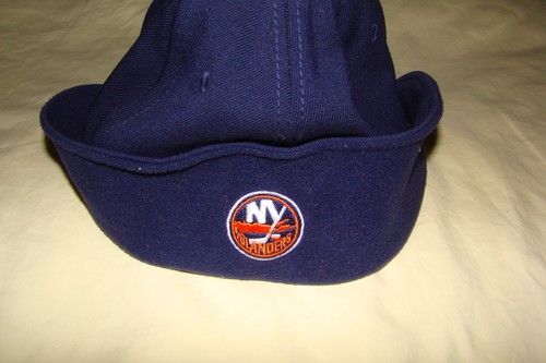 Rare Wool New York NY Islanders M/L 39Thirty New Era Hat Fitted Cap. Ear Warmers - Picture 2 of 6