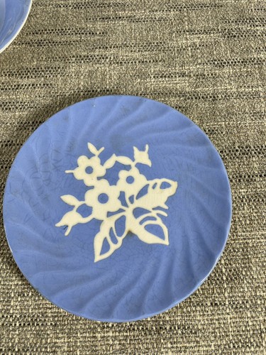4 Vintage Harker Pottery Cameo Bread & Butter Plates and 1 small bowl READ! - Picture 2 of 13