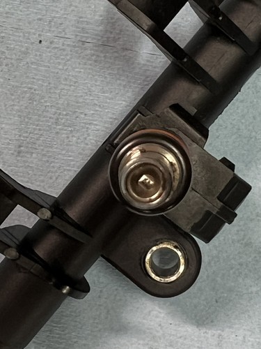 SEADOO 215 OEM FUEL RAIL WITH INJECTORS RXP RXT GTX - Picture 5 of 7
