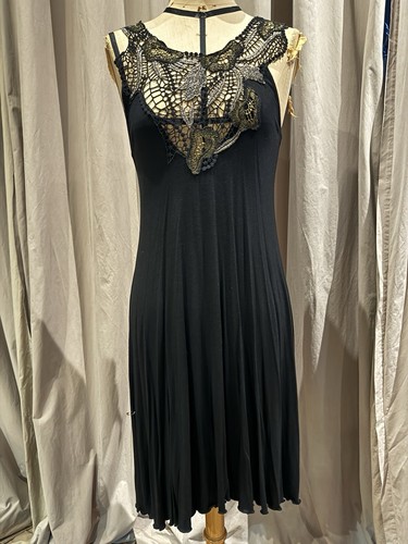 Ann Ferriday Kleid mit gezacktem Häkelborte wie von Nicole Ritchie getragen neu mit Etikett M
