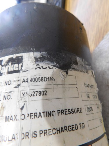 Parker Model: A4N0058D1K Piston Accumulator.  3000 PSI - Picture 4 of 4