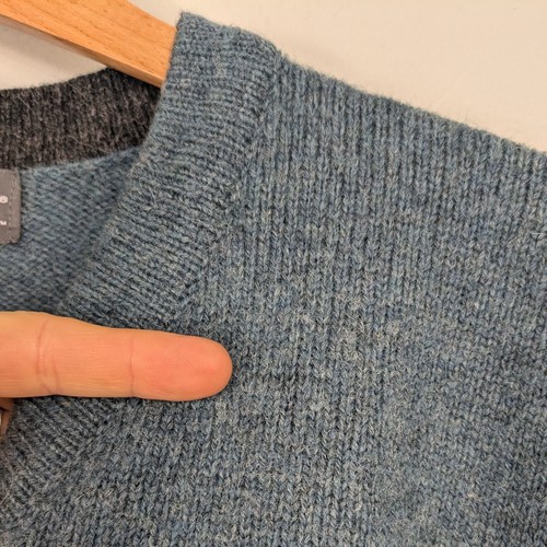 Woolrich Pullover Wolle Pullover Vausschnitt blaublau grau blumenbestickt Outdoor L - Bild 10 von 11