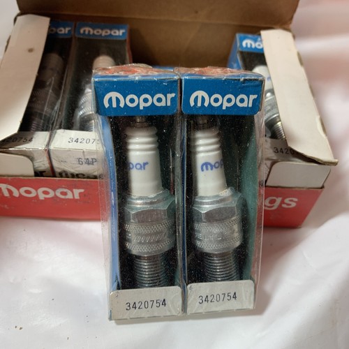 NOS Mopar spark plugs 64P Box Of 10 Chrysler Dodge Part # 3420754 Champion