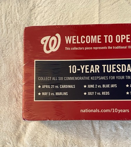 Caja de lata 10 años aniversario de los Nacionales de Washington día de apertura 2015 regalo sin abrir - Imagen 6 de 12