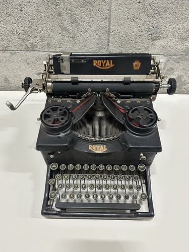 Antique 1930’s Royal Manual Black Typewriter Model 10 Double Beveled Glass Sides - Picture 1 of 24