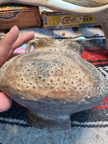 Artefacto en maceta de arcilla precolombina con diseño raro de 5,5 pulgadas de alto - Imagen 9 de 11