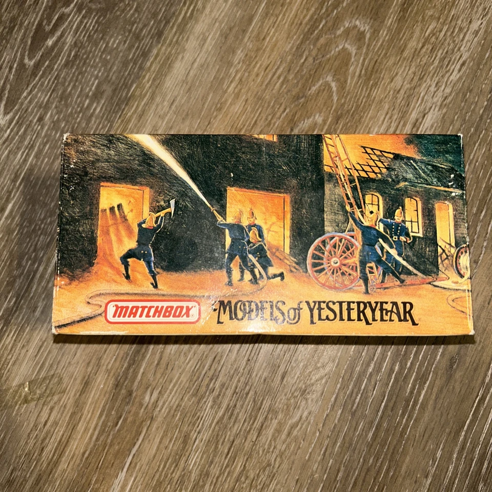 matchbox models of yesteryear fire trucks 1933 Cadillac Fire Wagon.  - Image 4 of 4