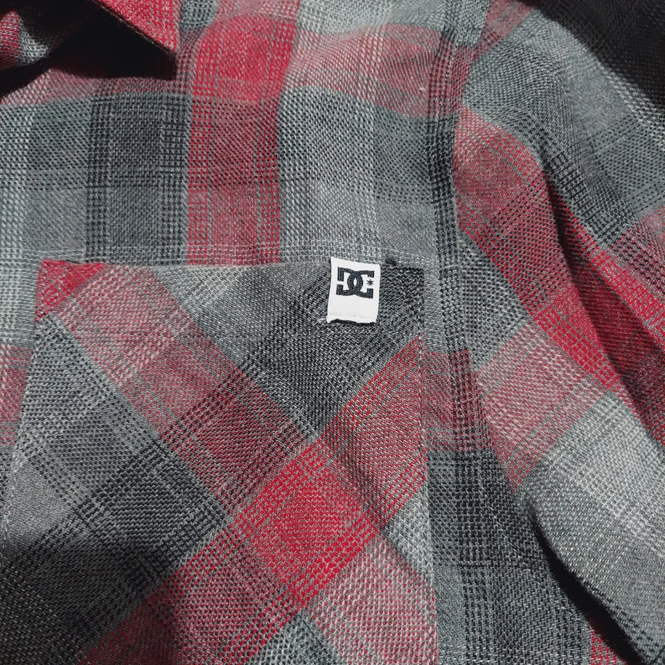 DC Shoes CASUAL BUTTON SHIRT Mens Small Red Plaid Long Sleeve Skateboarding - Image 2 of 4