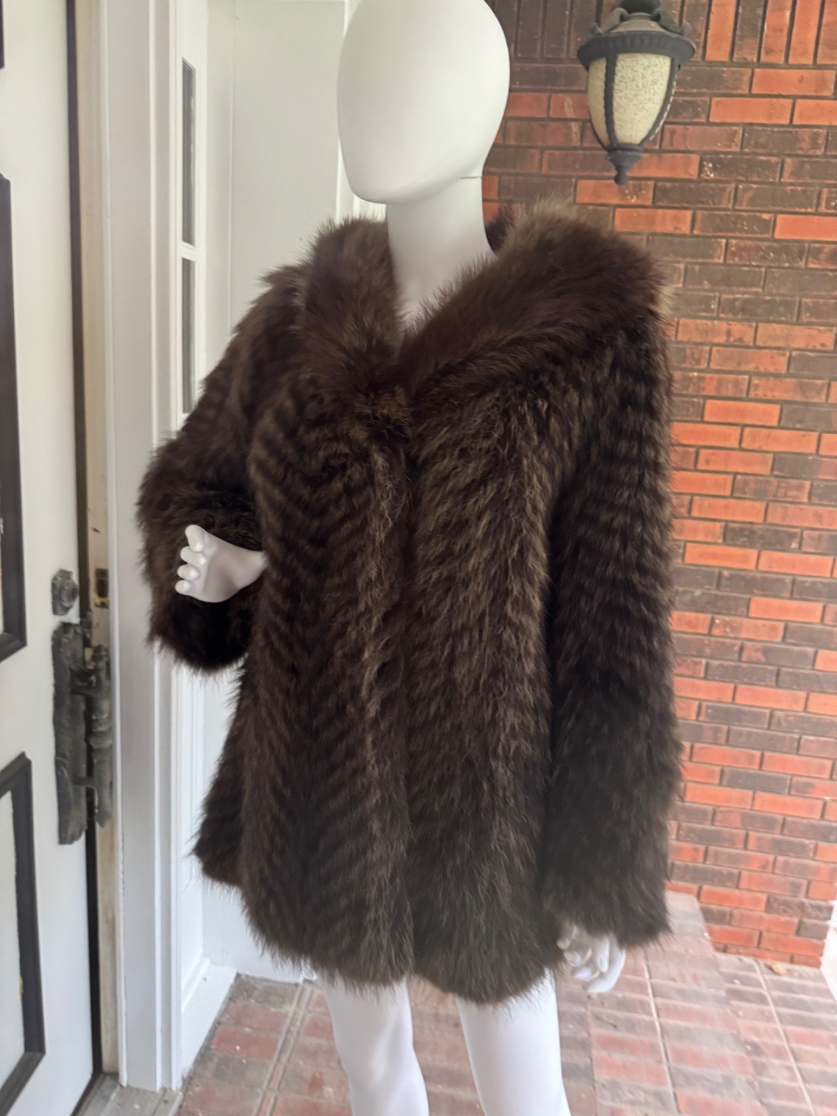 AUTHENTIC RACCOON SIZE MEDIUM Brown Chevron Patte… - image 9