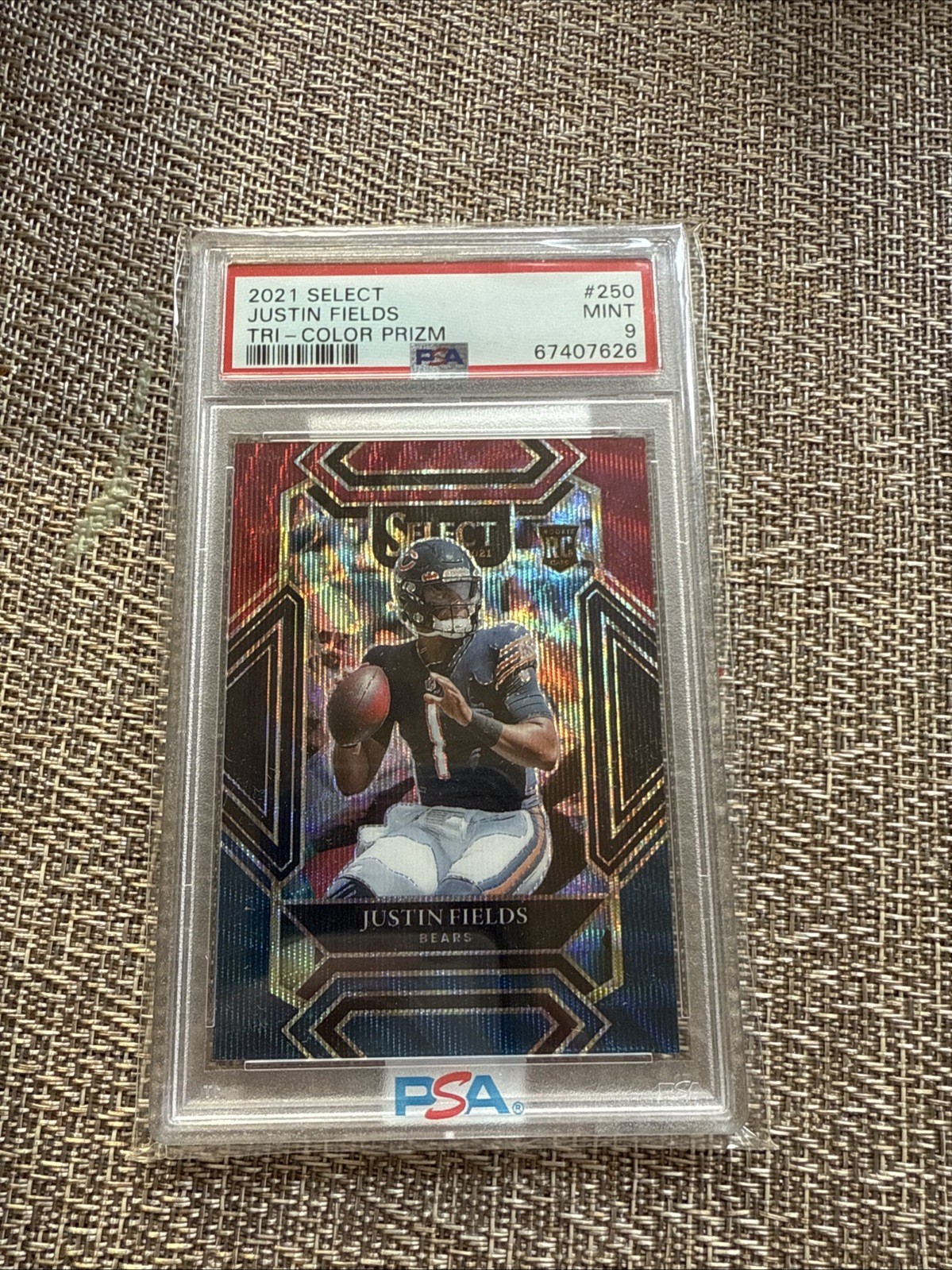 2021 Panini Select - Club Level Justin Fields #250 Tri-Color Prizm /149 MINT!!!