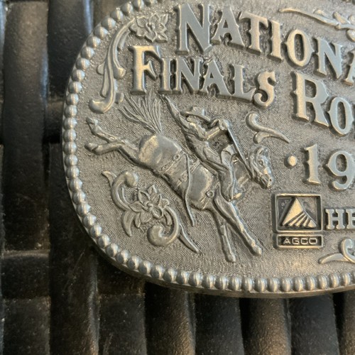 HESSTON 1993 Finales Nacionales Rodeo NFR Miniatura Conmemorativa Hebilla de Cinturón - Imagen 3 de 8