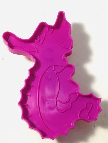 Vtg Barney Cookie Cutters 1993 Plastic 5” Seaside Wilton Lyons Group 5 Piece - Picture 6 of 6