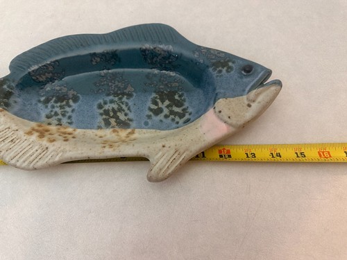 Chamberlain Pottery - Piatto da appendere o bigiotteria pesce - lungo 14" - grigio blu - Foto 6 di 7