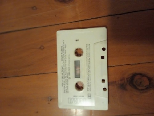 Both Sides Of Dolly Parton 1979 Cassette Tape. Australia  - Picture 3 of 4