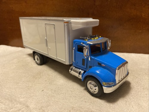 Pair 1:43 Diecast New Ray 335 Peterbilt Refrigerator Box & Tilt Bed Trucks-Loose - Picture 10 of 13