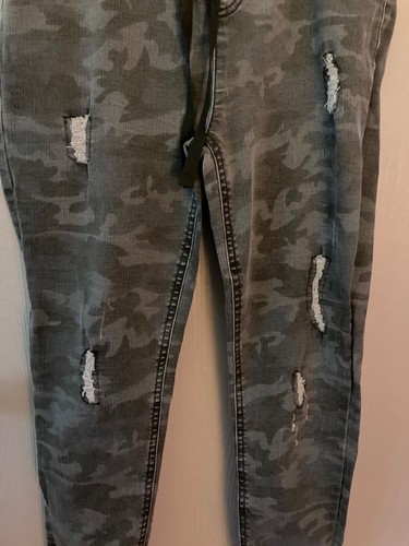 Girls Size 18 Mid Rise Jegging Distressed Camo print by Justice (Jeans) - Picture 3 of 7