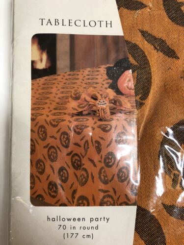 NIP Vintage Halloween Holiday Tablecloth Round 70 in Orange with Pumpkins & Bats - Picture 3 of 10