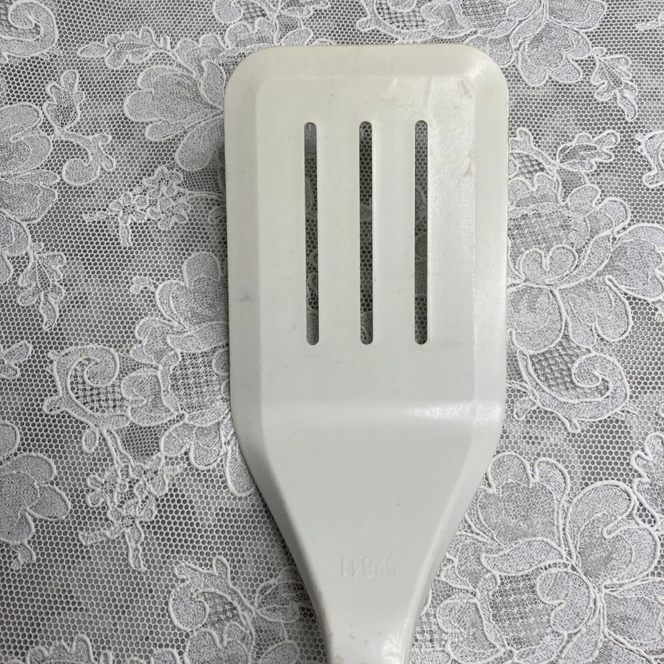 Vollrath Nylon Plastic 14” Spatula Turner Flipper 52841 - Image 3 of 4