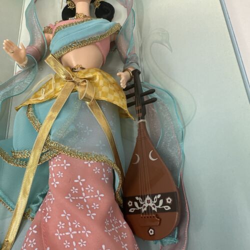 Barbie Doll Styled by Yuming Matsutoya 1999 Mattel - Picture 6 of 14