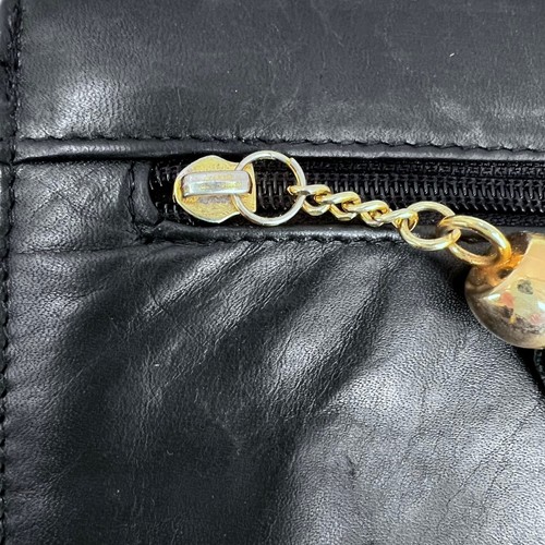 Bolso Bandolera Primera Edición Cuero Genuino Negro Borla Dorado De Colección - Imagen 7 de 7