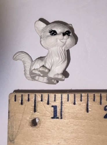 Mattel Barbie Chelsea White Bunny Rabbit + Plus Mattel White Cat (or Fox?) - Picture 15 of 17
