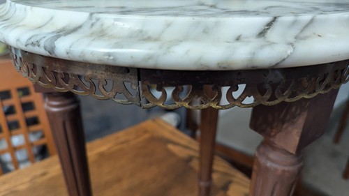 Vintage 1940s DMC Italian Marble Top Round Table Stand with Fluted Tapered Legs - Picture 2 of 8