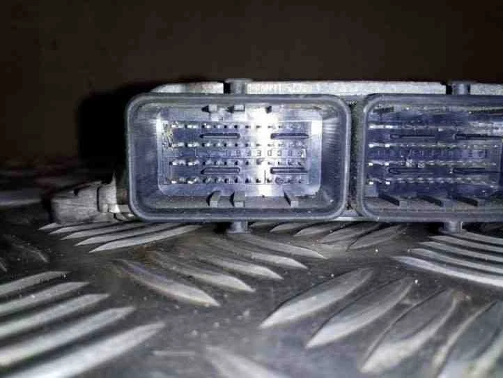 Centralina motore RENAULT SCÉNIC II JM0/1 ECU 8200387138 1.6 benzina 83kw 26120863 - Immagine 3 di 4