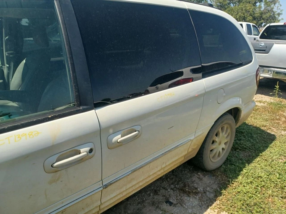 (LOCAL PICKUP ONLY) Hood Fits 01-07 CARAVAN 609450 Foto 3 de 4