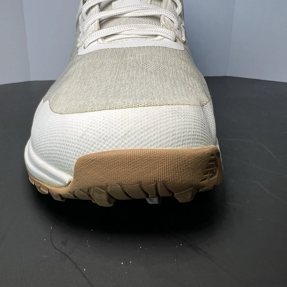 Zapatos de golf New Balance Fresh Foam Contend sin clavos blancos/grises para hombre 10 Foto 4 de 4