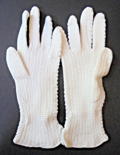 Vintage Crocheted White Cotton Gloves SZ 4-4.5 VERY small -poss for a Young Girl - Picture 6 of 7
