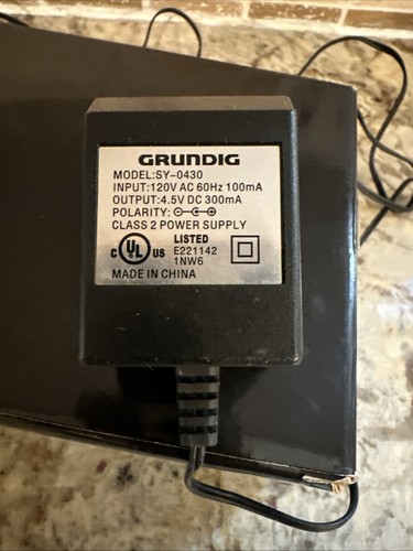 GRUNDIG G6 AVIATOR "BUZZ ALDRIN" EDITION RADIO AM/FM/SHORTWAVE Works Great - Picture 9 of 9