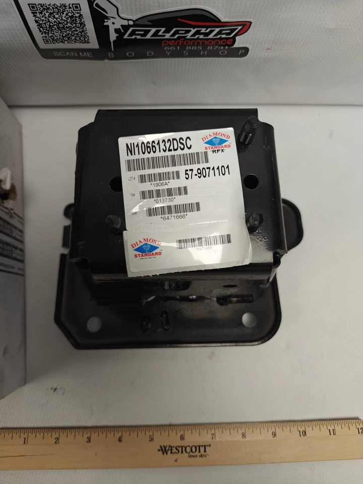 Nuevo NI1066132 Soporte de parachoques delantero, lado del conductor para Nissan Altima 2007-2013 Foto 2 de 4