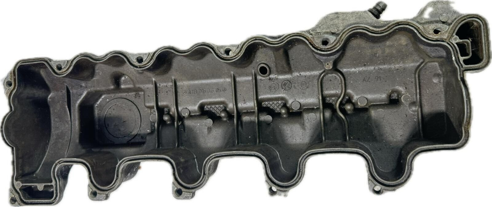 MERCEDES BENZ RIGHT SIDE CYLINDER HEAD COVER ASSEMBLY A1130160505 OEM
